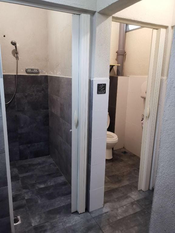 Wayton Express (Triple Room) Apartment in George Town