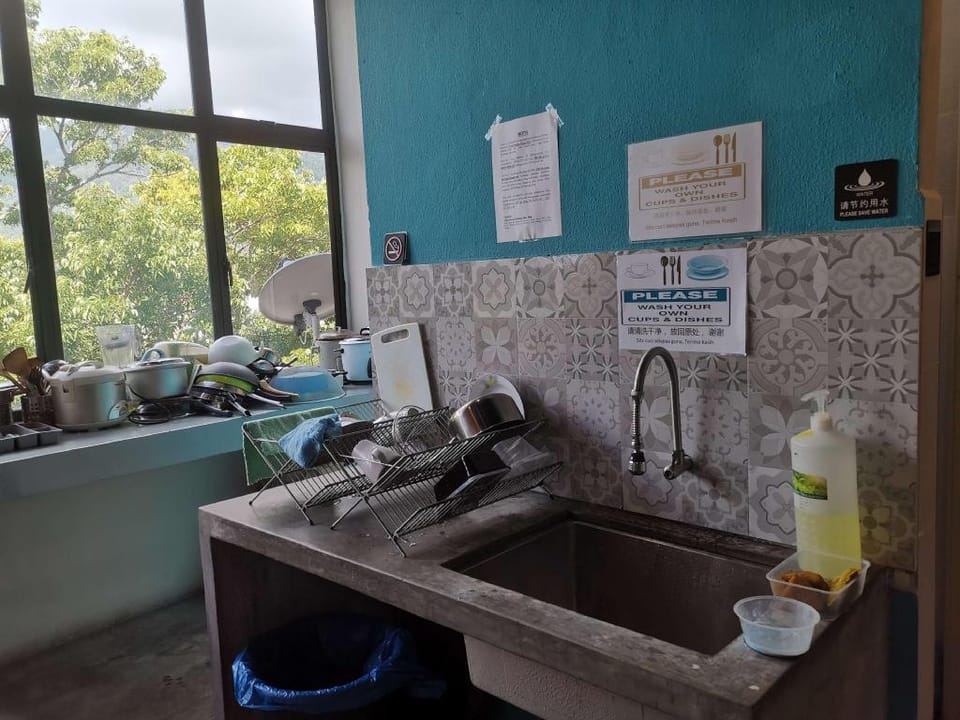 Wayton Express (Triple Room) Apartment in George Town