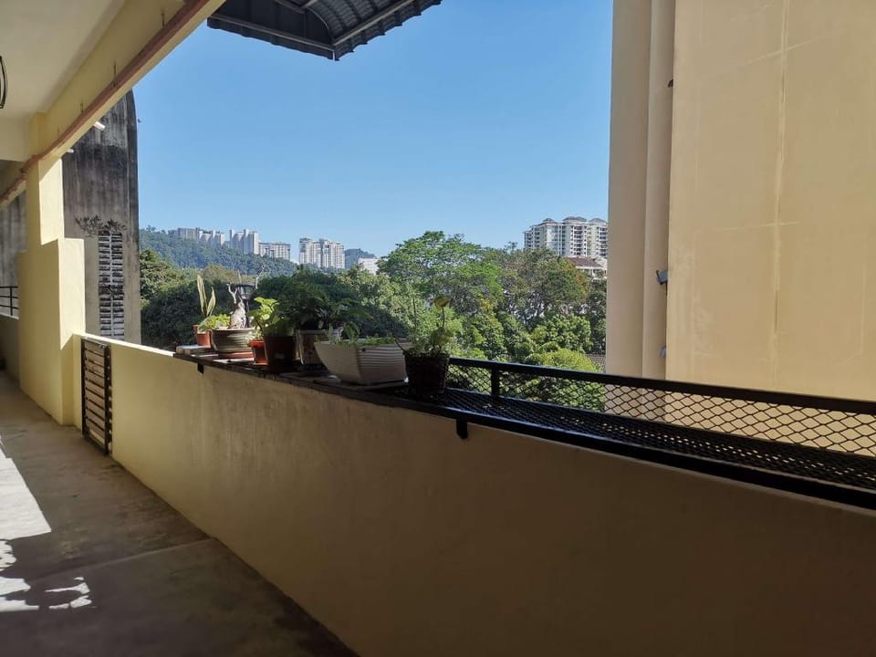 Wayton Express (Triple Room) Apartment in George Town