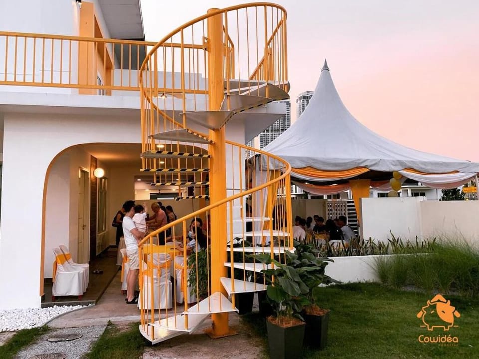Sunset Paradise 4BR Designer Home | AC Starry Dome | 16 Guests Vacation rental in Johor Bahru