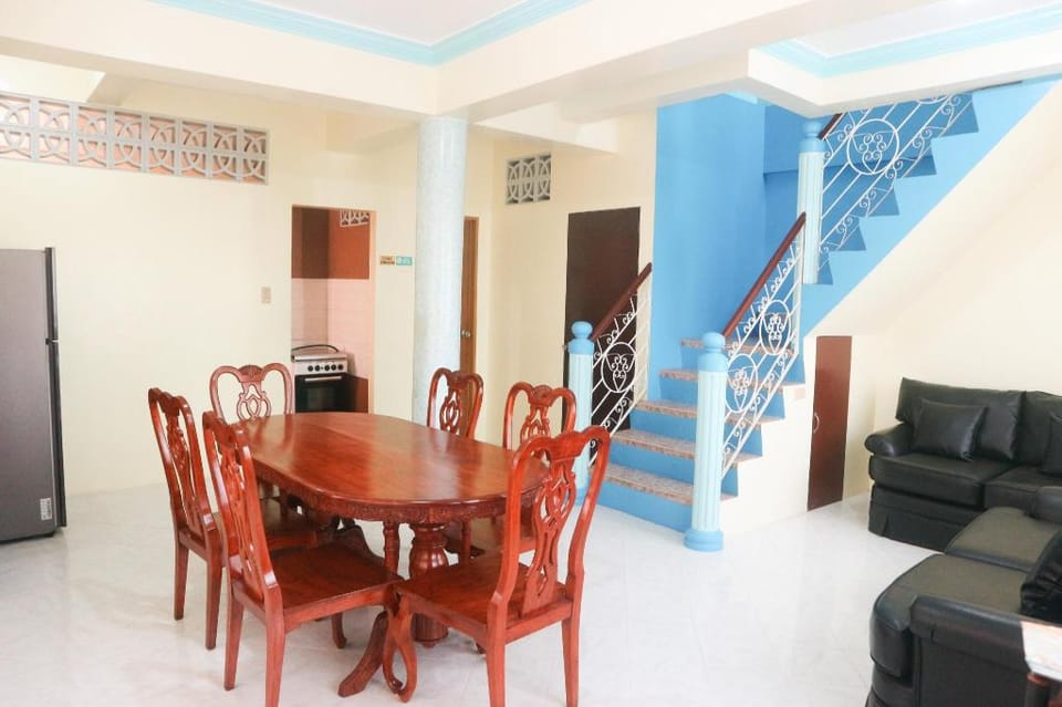 Iloilo Transient Rooms | Good for 15-20 pax Apartment in Iloilo City