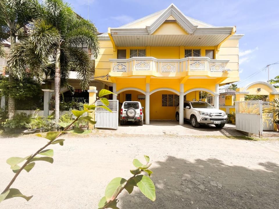 Iloilo Transient Rooms | Good for 15-20 pax Apartment in Iloilo City