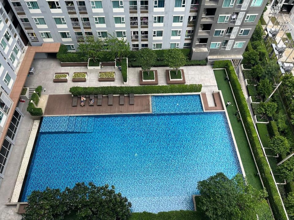Good location Condo room 1mins to BTS Station Apartment in Bangkok