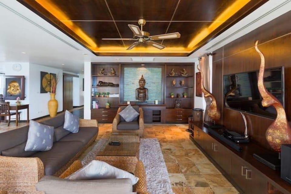 Patong Seaview Villa芭东一线海景豪华6卧别墅 Vacation rental in Patong