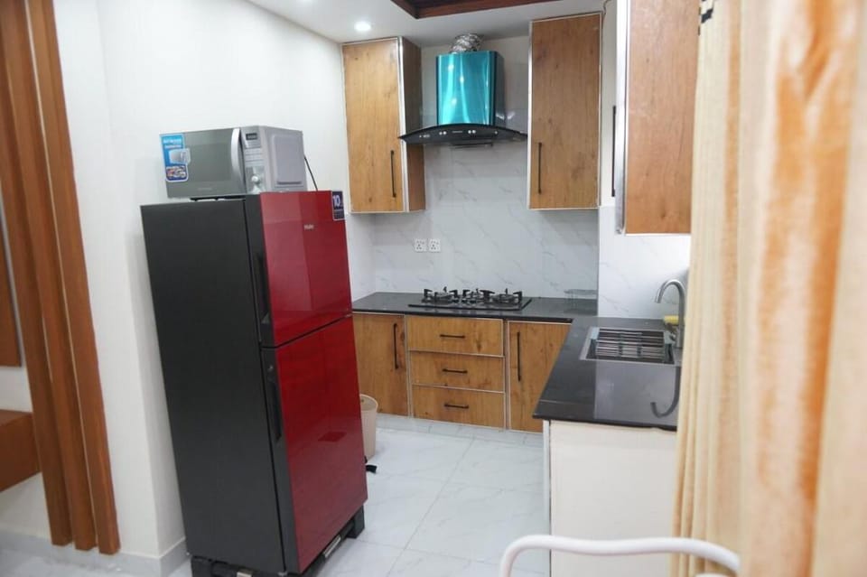 Luxury Apartment, Lahore, Free Wi-Fi, LED, Parking Apartment in Lahore