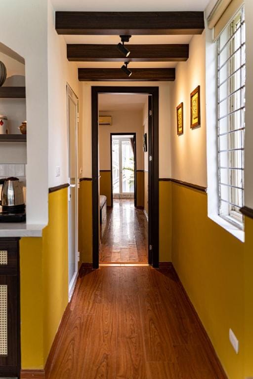 Entire 2BR w/patio & tub 5' walk to Sword Lake Apartment in Hanoi