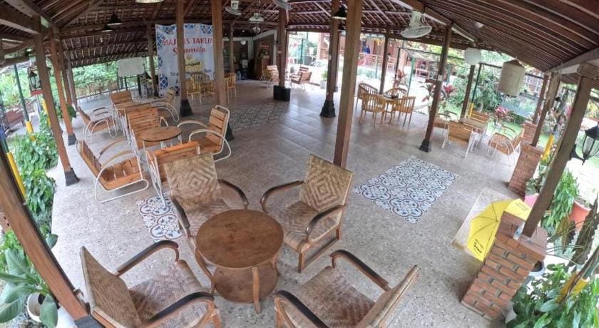 Homestay Joglo Seruni Syariah Vacation rental in Special Region of Yogyakarta