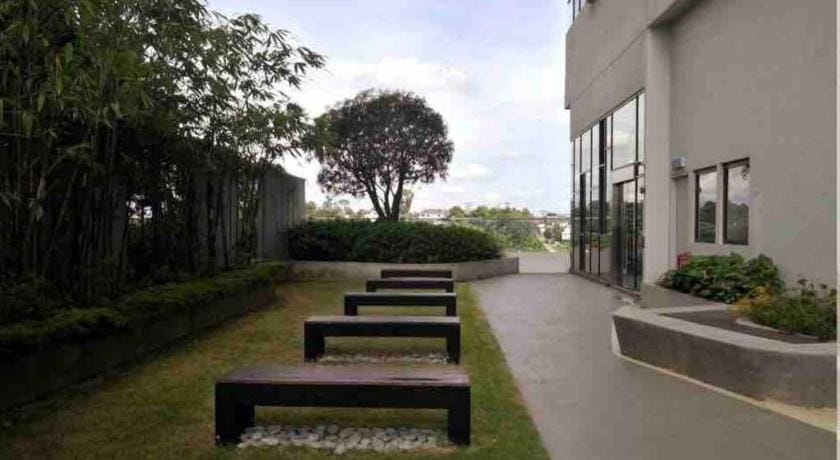 D'sara Sungai Buloh Sentral MRT Linked Two Rooms for 4 Guests Apartment in Petaling Jaya