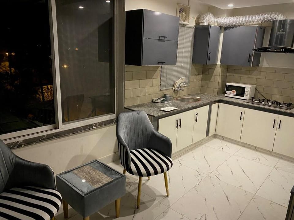 1bedroom serviced appartment at Porsche location Apartment in Lahore
