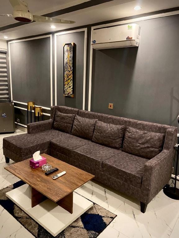 Luxury 1 bed with lounge Vacation rental in Lahore