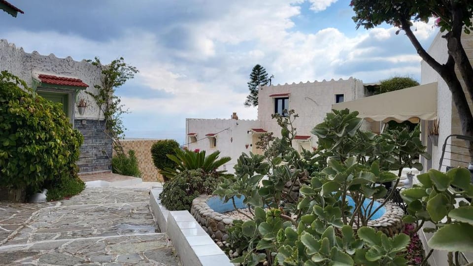 Spacious Room in Creta for 3 people, with Ac, Swimming Pool and Nature Hotel in Piskopiano
