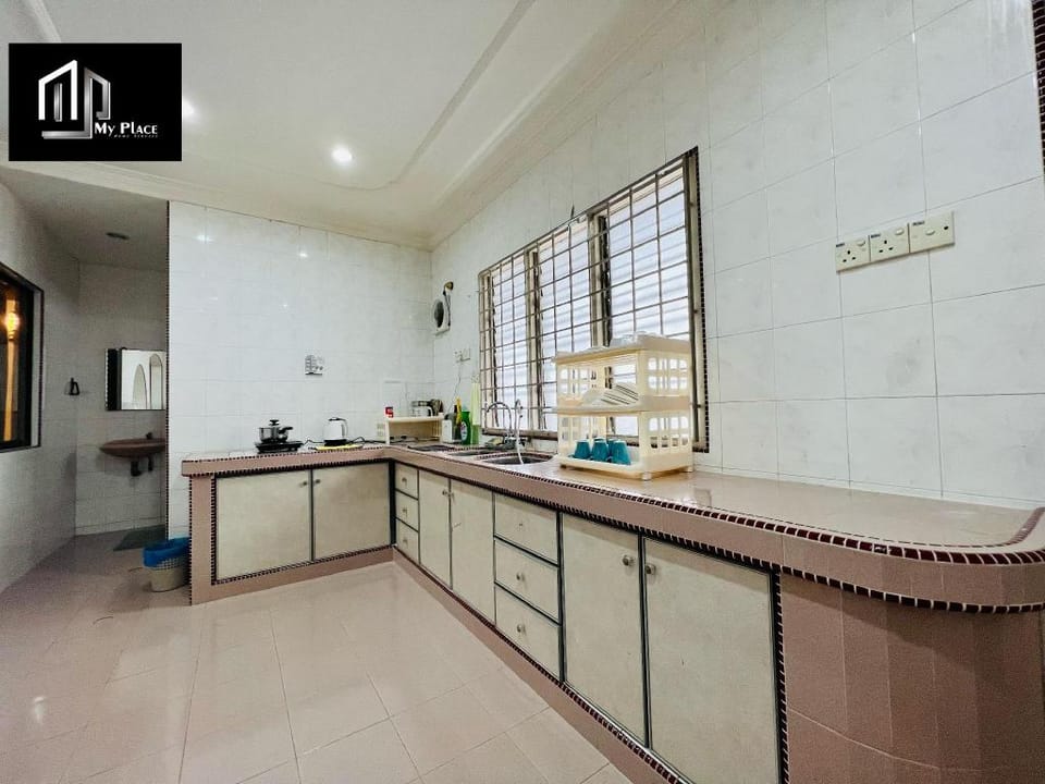 2Stry BesideJonker 4room Snooker Apartment in Malacca