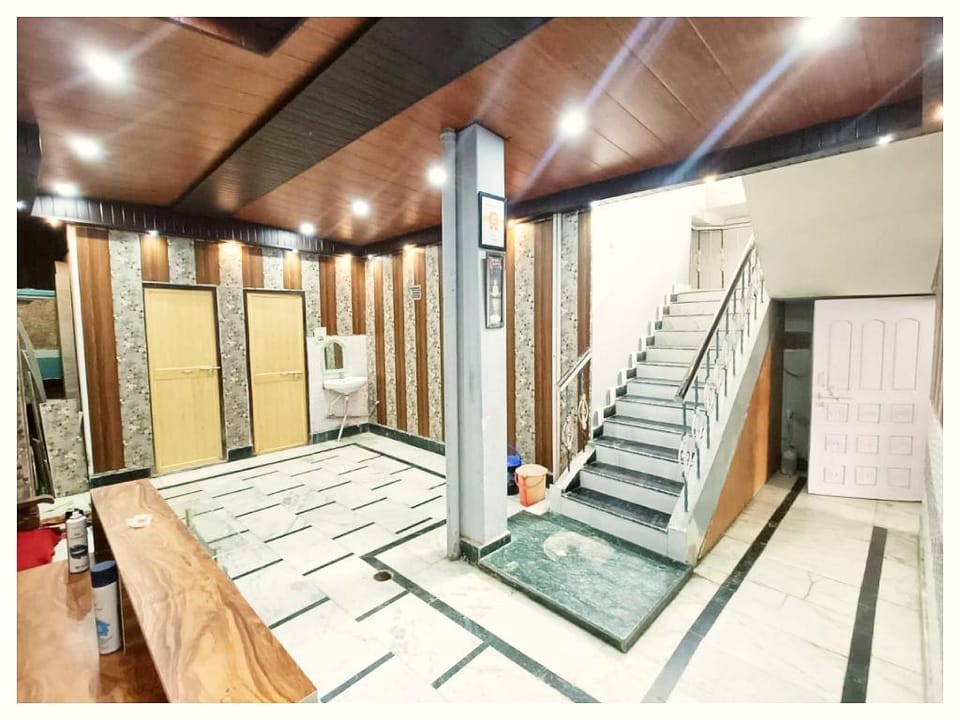 Goroomgo Mohit Paying Guest House Varanasi Hotel in Varanasi