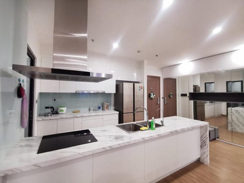 Căn Hộ 4 Phòng Ngủ Đáp ứng Đầy Đủ Yêu Cầu Của Bạn Apartment in Laos