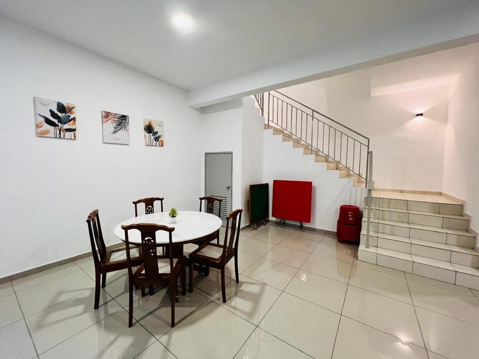 MoonLight Sweet Home Kuala Selangor (30pax)Karaoke Vacation rental in Selangor, Malaysia