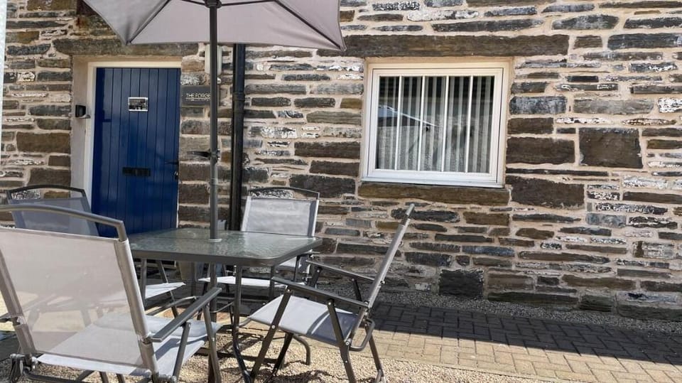 Elegant Luxury Apartment with Bike Store -Sleeps 4 Apartment in Wick
