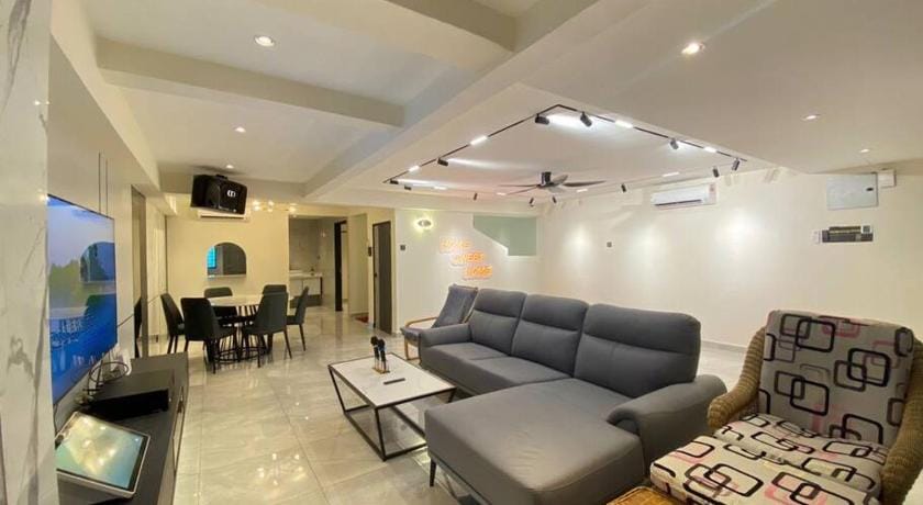 Brand New Premium House &Karaoke @BM Near Iconcity Vacation rental in Penang