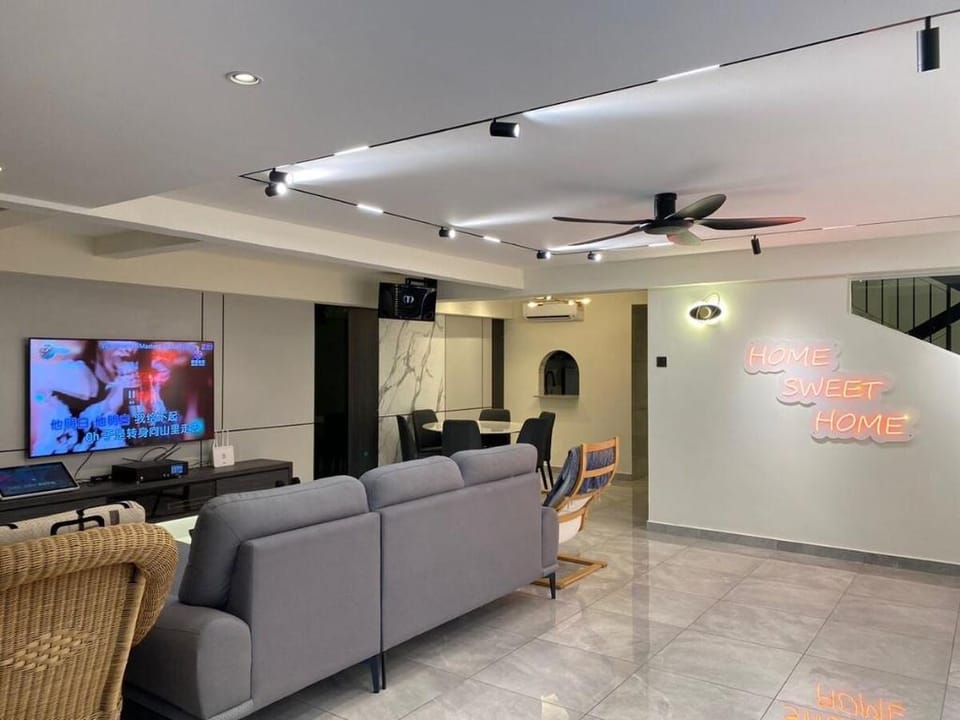 Brand New Premium House &Karaoke @BM Near Iconcity Vacation rental in Penang