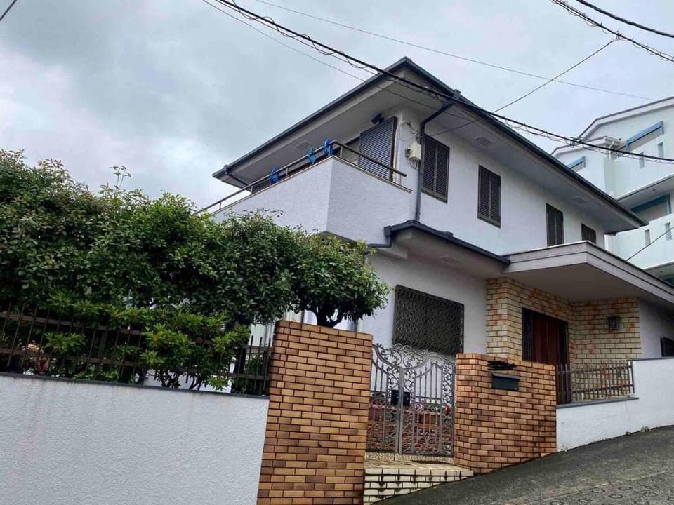 t日式庭院豪宅　寝室2部屋＋貸し部屋1室有り。4名まで宿泊可。ゆっくり過ごせる個室３部屋。 Vacation rental in Yokohama