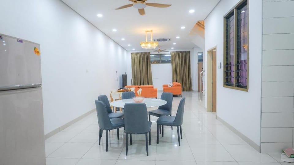 Comfortable whole house (Jalan Salleh Muar) Vacation rental in Johor