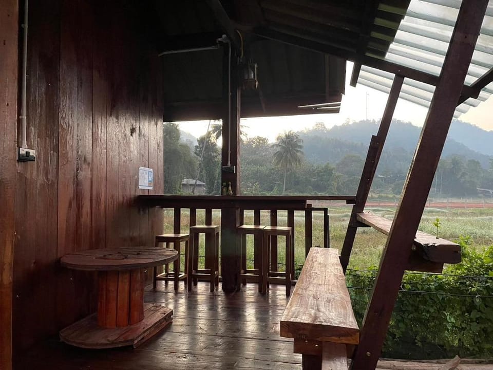 บ้านวิวทุ่ง-3 Villa in Thailand