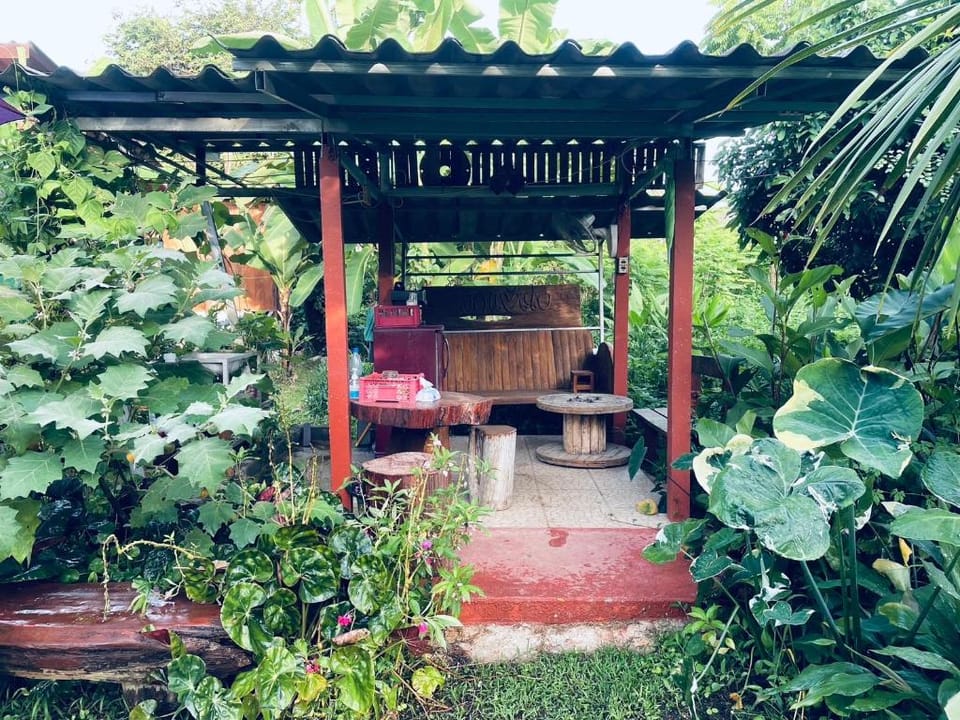 บ้านวิวทุ่ง-3 Villa in Thailand