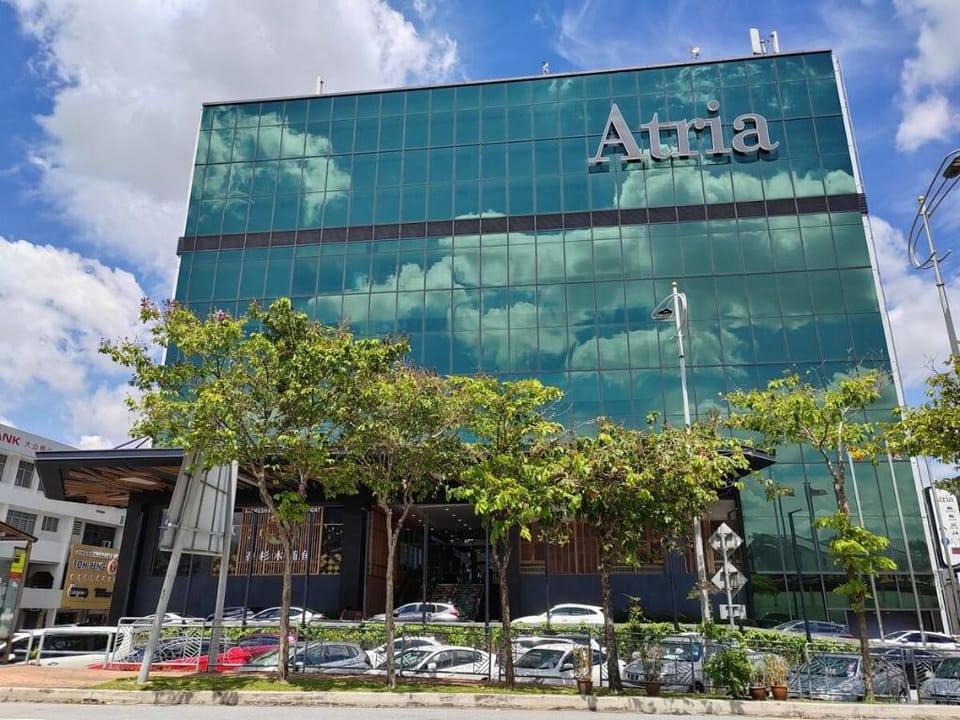 NEW! PJ Landed | Damansara Uptown | 15Pax |NetFlix Vacation rental in Petaling Jaya