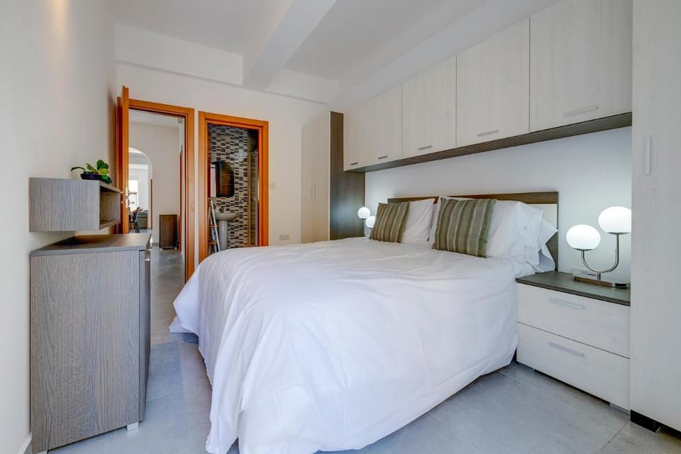 Contemporary 3BR Retreat in Prime Sliema Apartment in Sliema