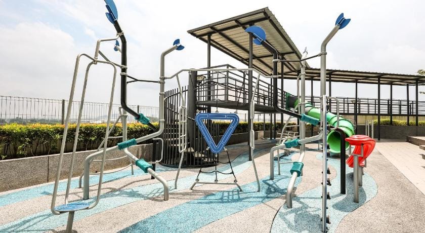 Beautiful 3B2B - 6 pax|Free 2 Parkings|Subang Jaya Apartment in Subang Jaya