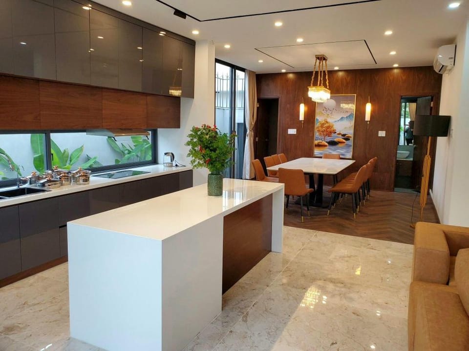 Villa Da Nang – Luxury 5BR Villa | 6 King Beds | Private Pool | Cinema Room | Karaoke | Sauna & BBQ Villa in Da Nang