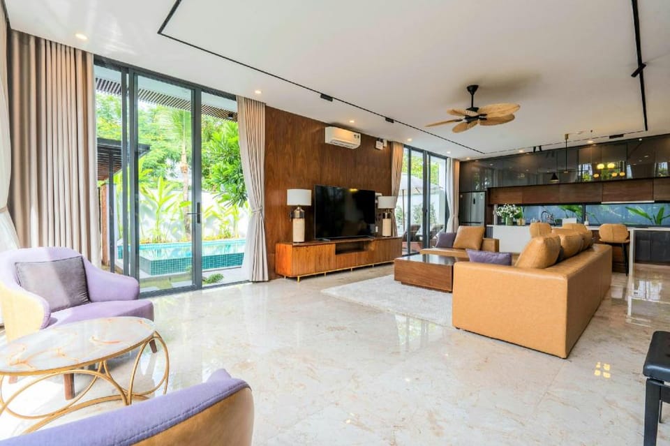 Villa Da Nang – Luxury 5BR Villa | 6 King Beds | Private Pool | Cinema Room | Karaoke | Sauna & BBQ Villa in Da Nang