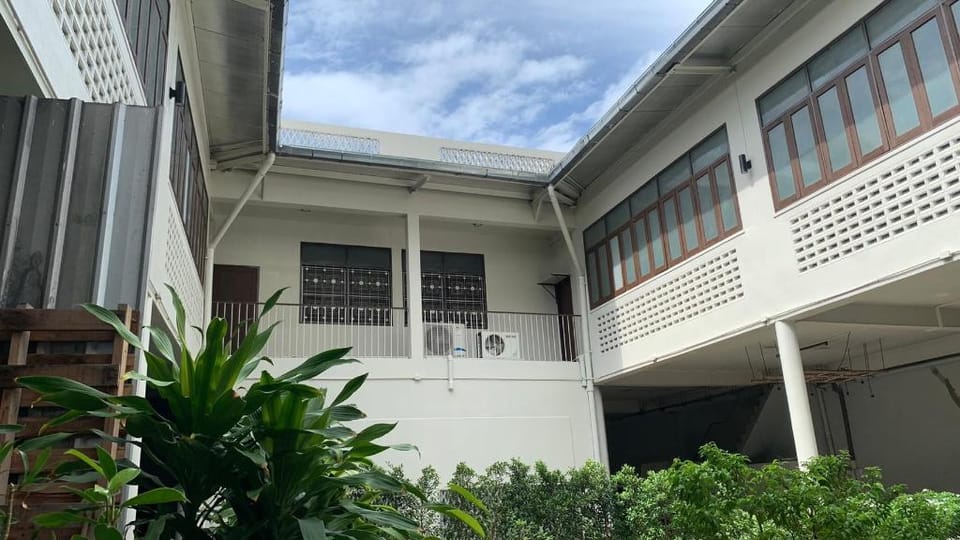 Location 33 Studio Apartment in Bangkok