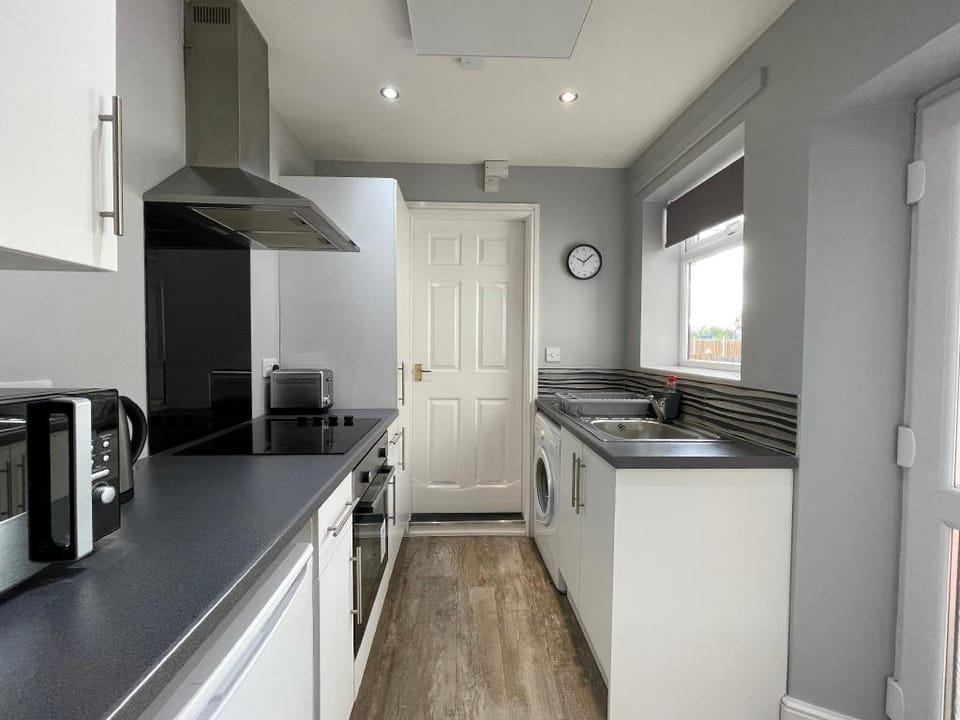 Cosy & Comfortable Apt w/Parking Apartment in Bassetlaw District