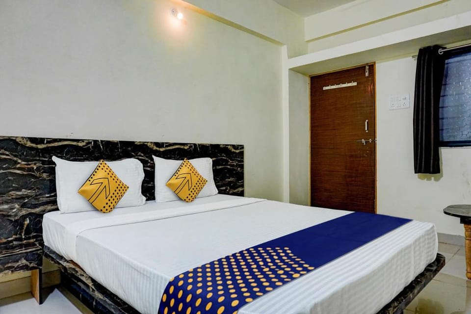Hotel O by OYO Bliss Inn & Lodging Hotel in Maharashtra