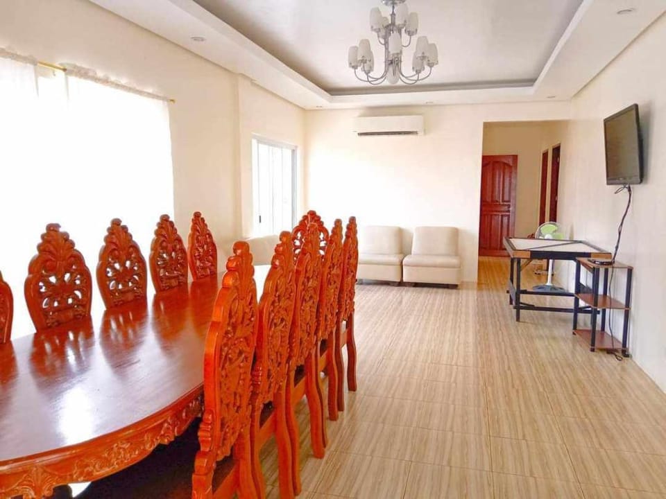Modern Scenic Nature Friendly Hotspring Resort 3B Villa in Calamba