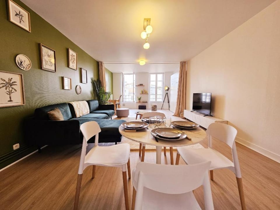 La suite végétale, spacieuse et hyper centre Apartment in Angoulême
