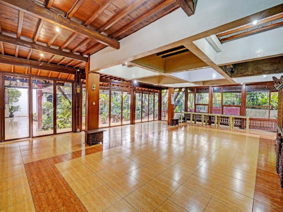 OYO 92927 Griya Ayu Minahasa Hotel in Bandung