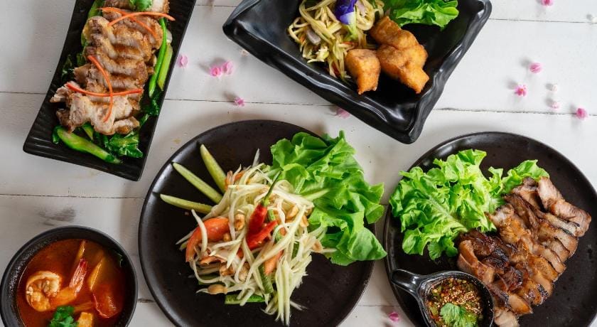 Breeze Bungalows Hotel in Sala Dan