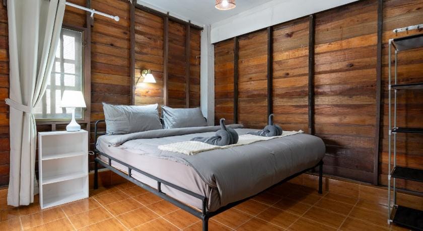 Breeze Bungalows Hotel in Sala Dan