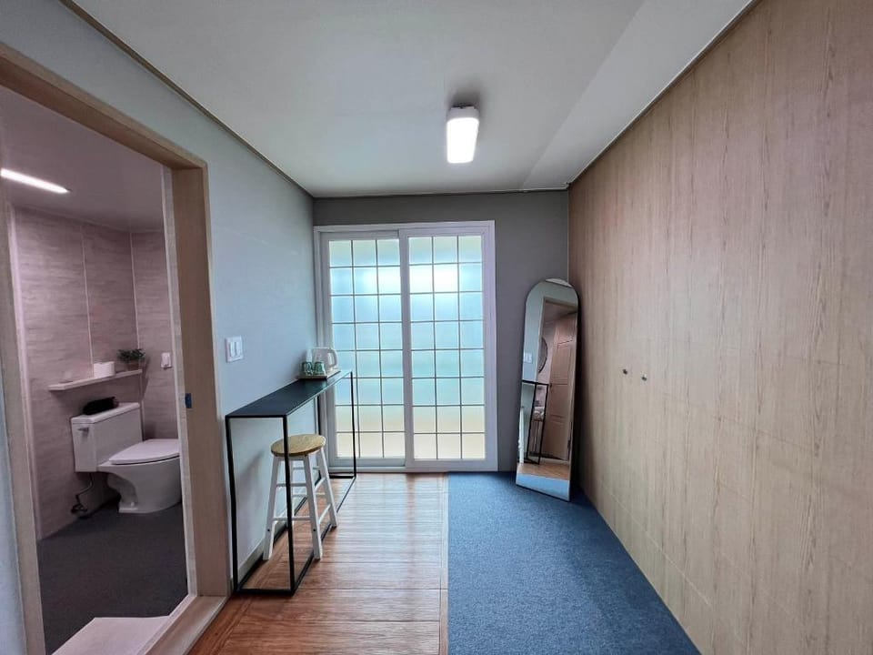 Aewol Apartments Apartment in South Korea