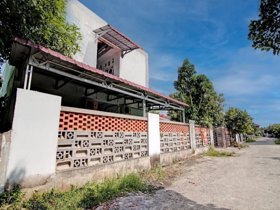Hotel O Marvel House Syariah Hotel in West Sumatra, Indonesia
