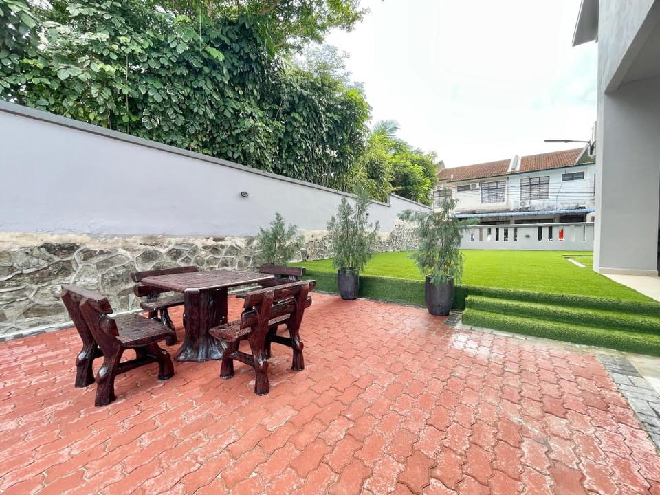 Private Pool Retreat | Bungalow w/ Karaoke | 20pax Vacation rental in Kedah