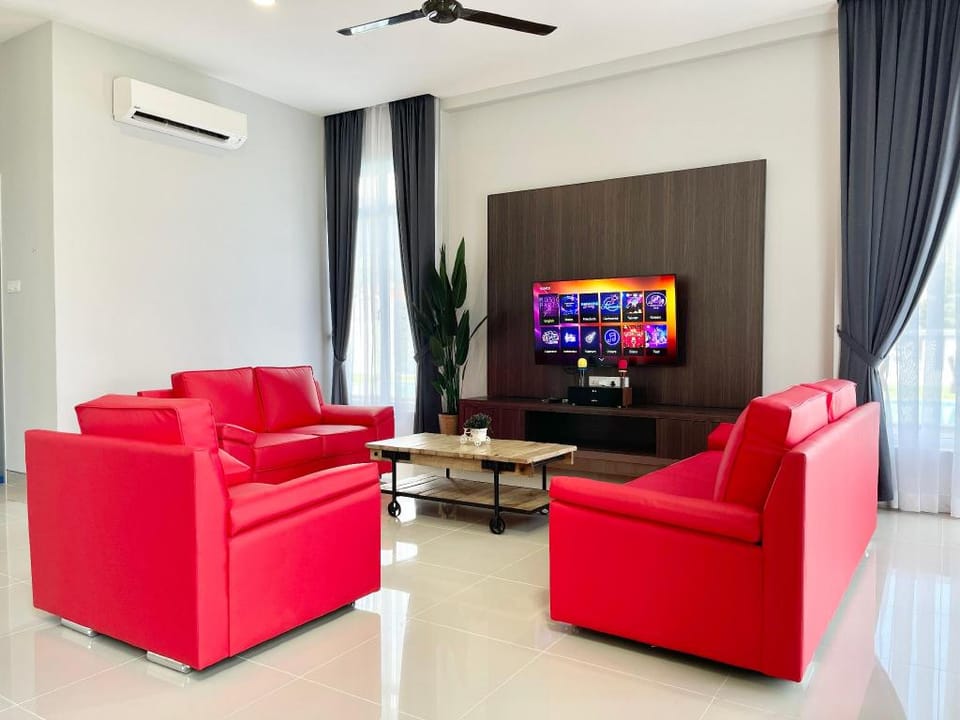 Private Pool Retreat | Bungalow w/ Karaoke | 20pax Vacation rental in Kedah