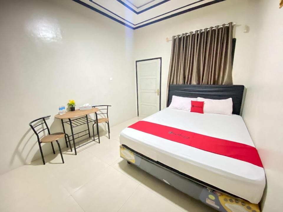 RedDoorz @ Porodisa Homestay Palu Hotel in Indonesia