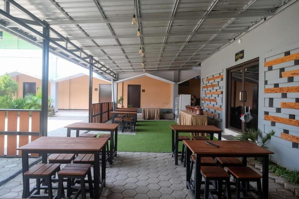 Urbanview Hotel LTefa Pemalang Hotel in Indonesia