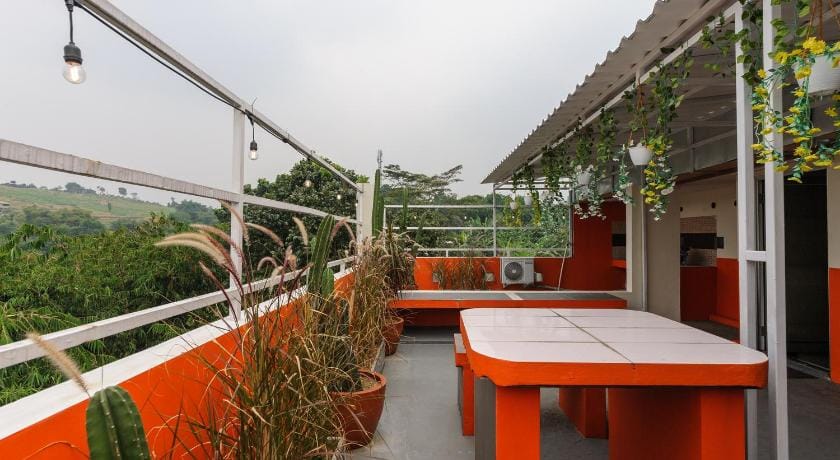 RedDoorz near The Jungle Waterpark Bogor Hotel in West Java