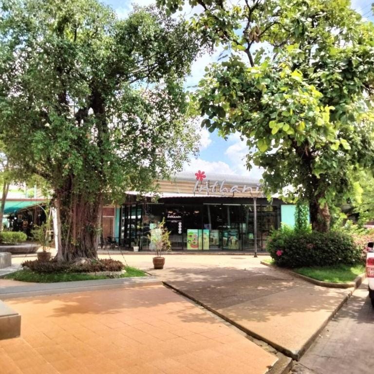 Condo Big C Ubon 2 bedroom Swimming Pool Vacation rental in Laos
