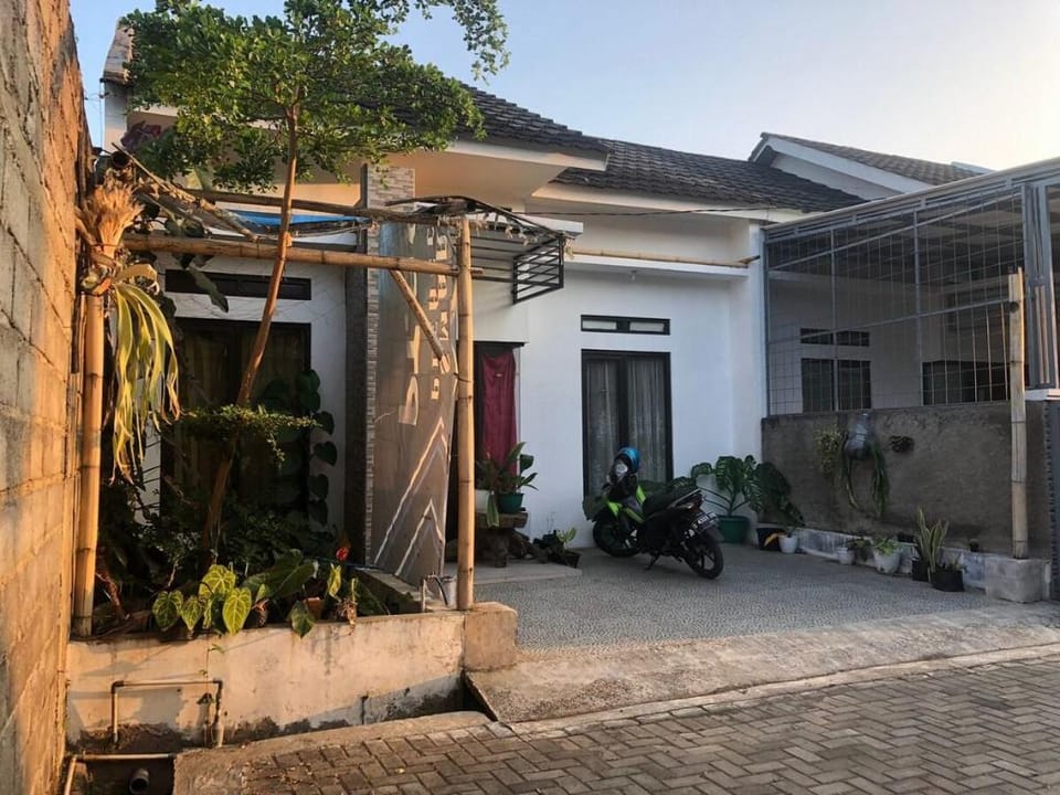 Guest House Tenang Kota Garut Vacation rental in West Java