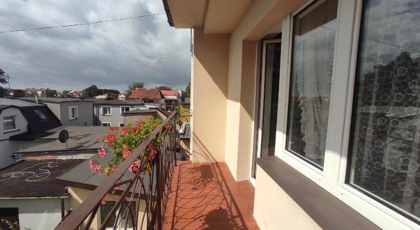 Domki i pokoje blisko morza Hotel in Leba