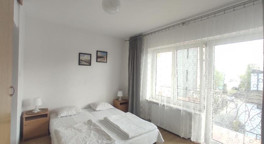 Domki i pokoje blisko morza Hotel in Leba